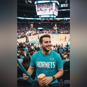 NBA Charlotte Hornets Crewneck T-shirt